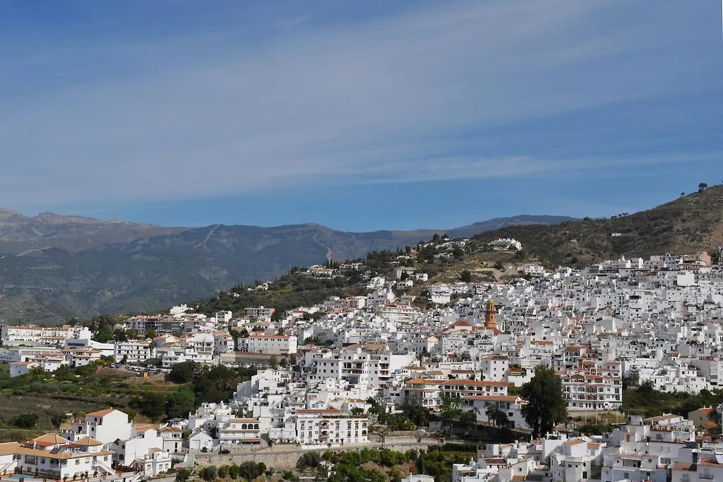 Casa Los Dos (Adults Only) Sayalonga Bed & Breakfast